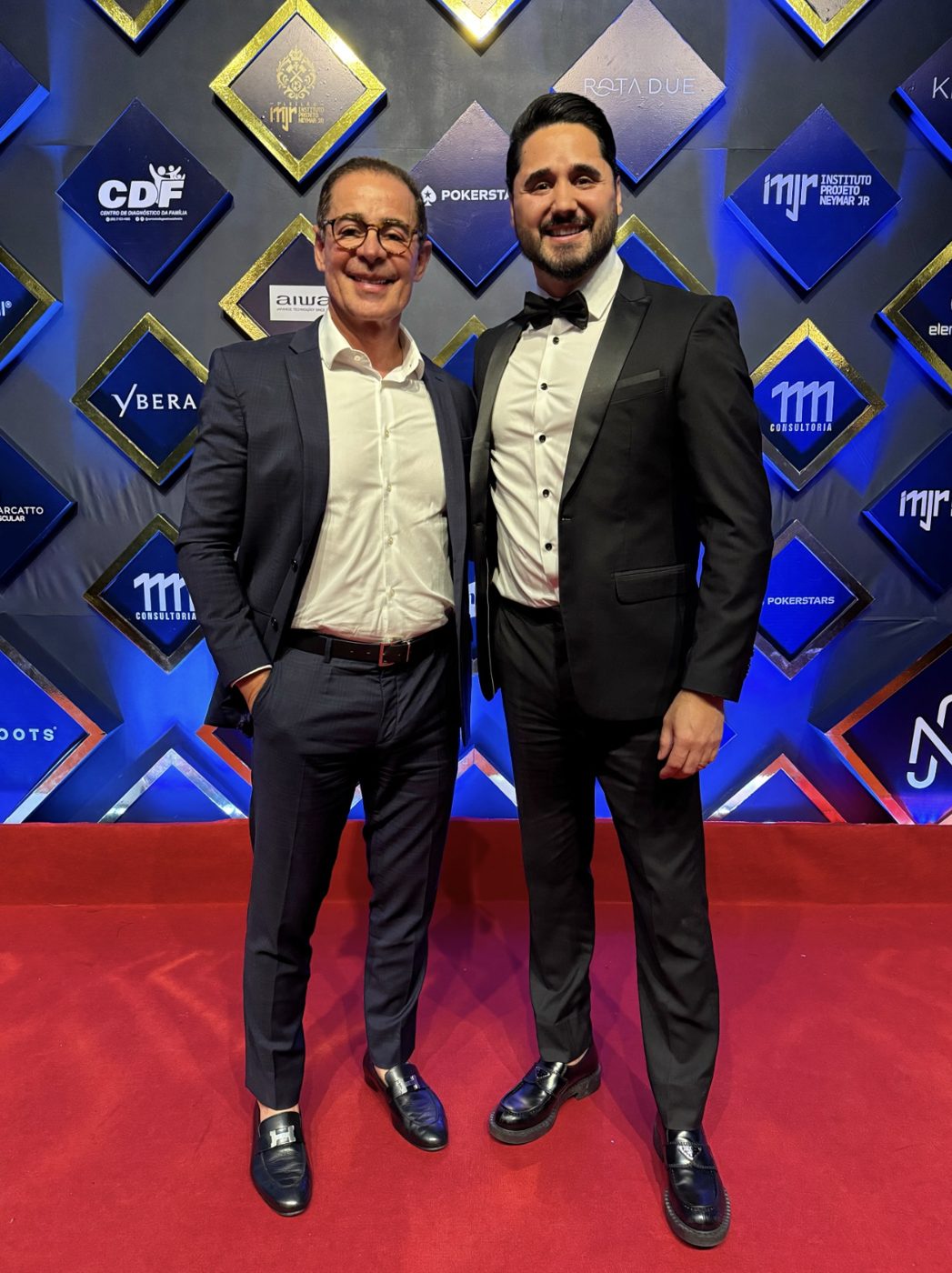 Alex Pinhol com Paulo Vieira no evento beneficente do Instituto Neymar Jr.